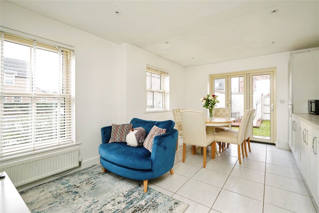 Property photo 3 of 34 Picture No. 25