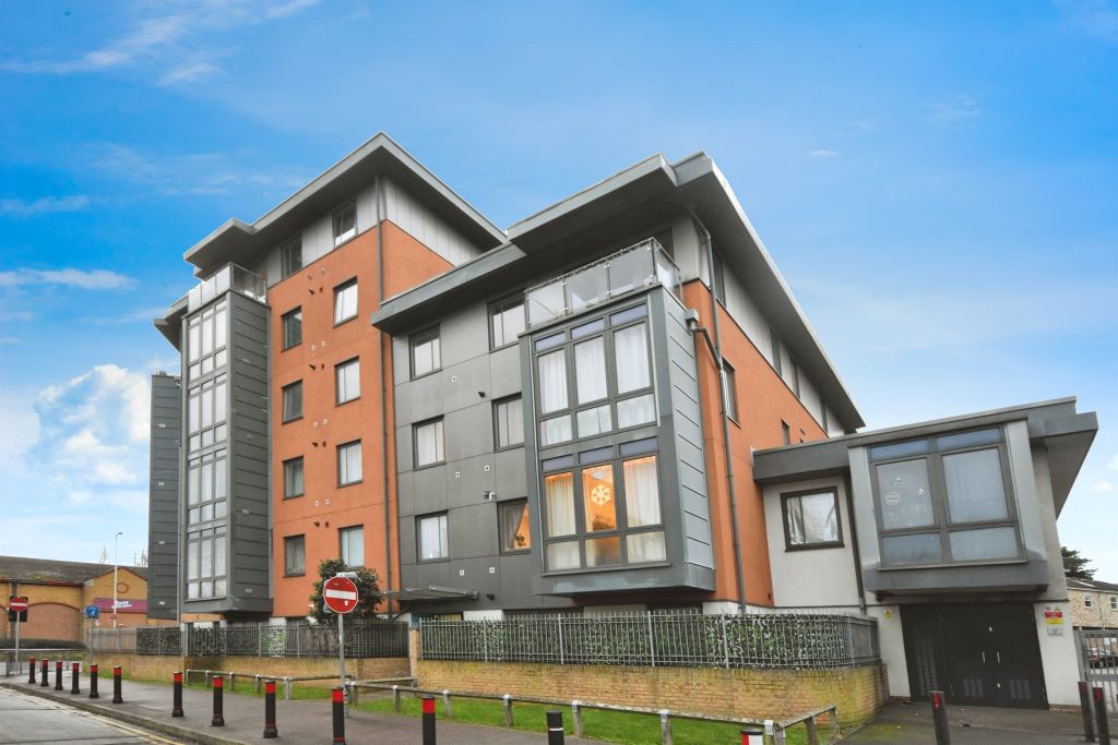 Property photo 1 of 16