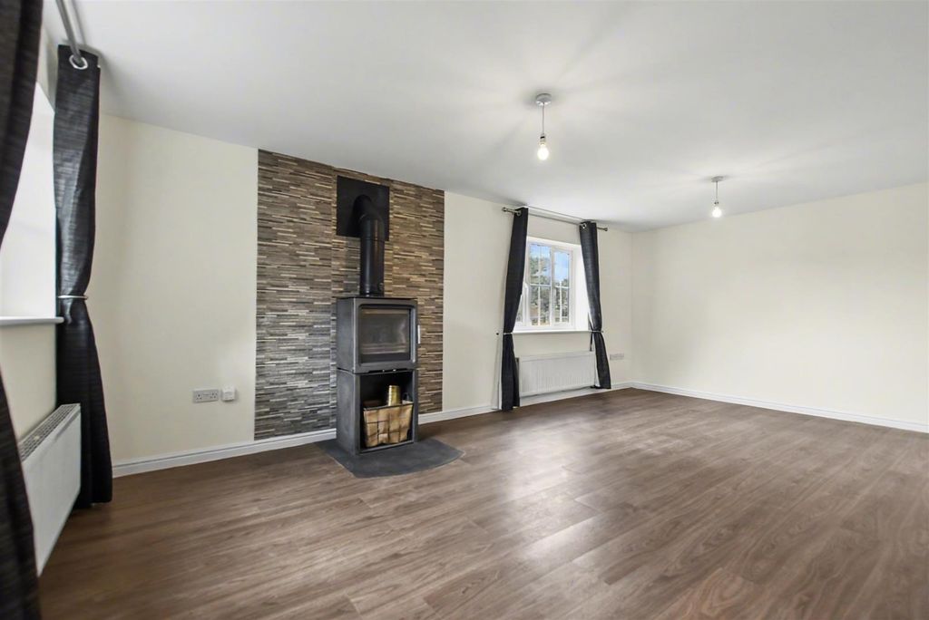 Property photo 2 of 21 Living Room.Jpg