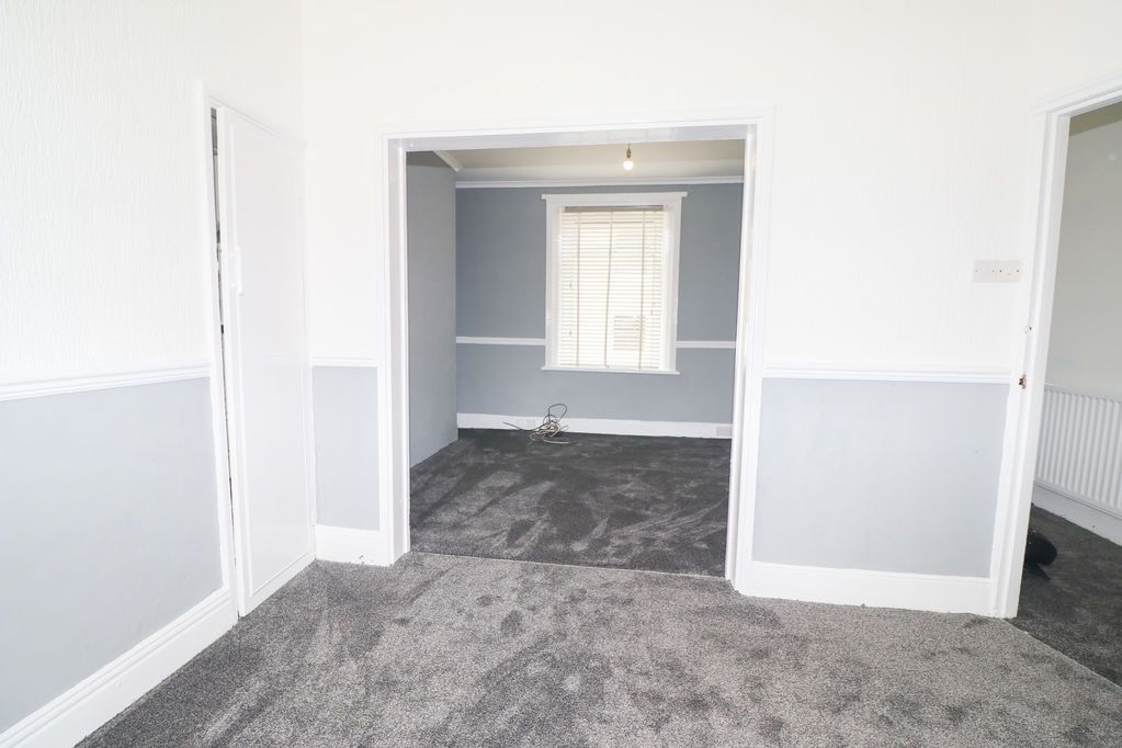 Property photo 3 of 9 Dining Room