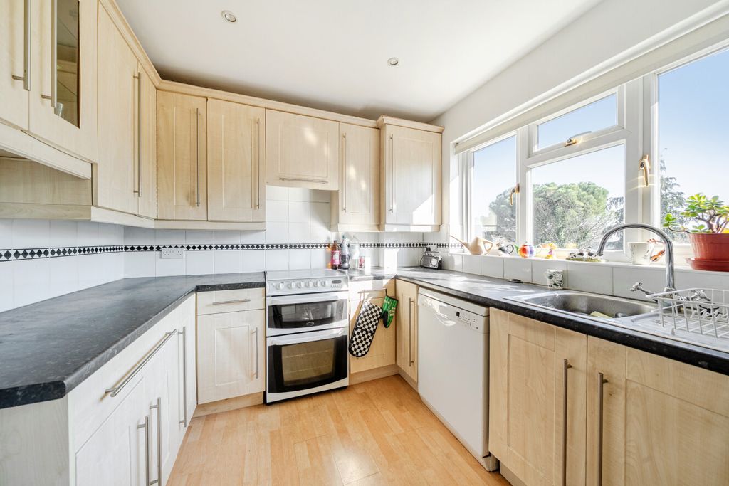 Property photo 3 of 18 1430588-10-69Bc1B...