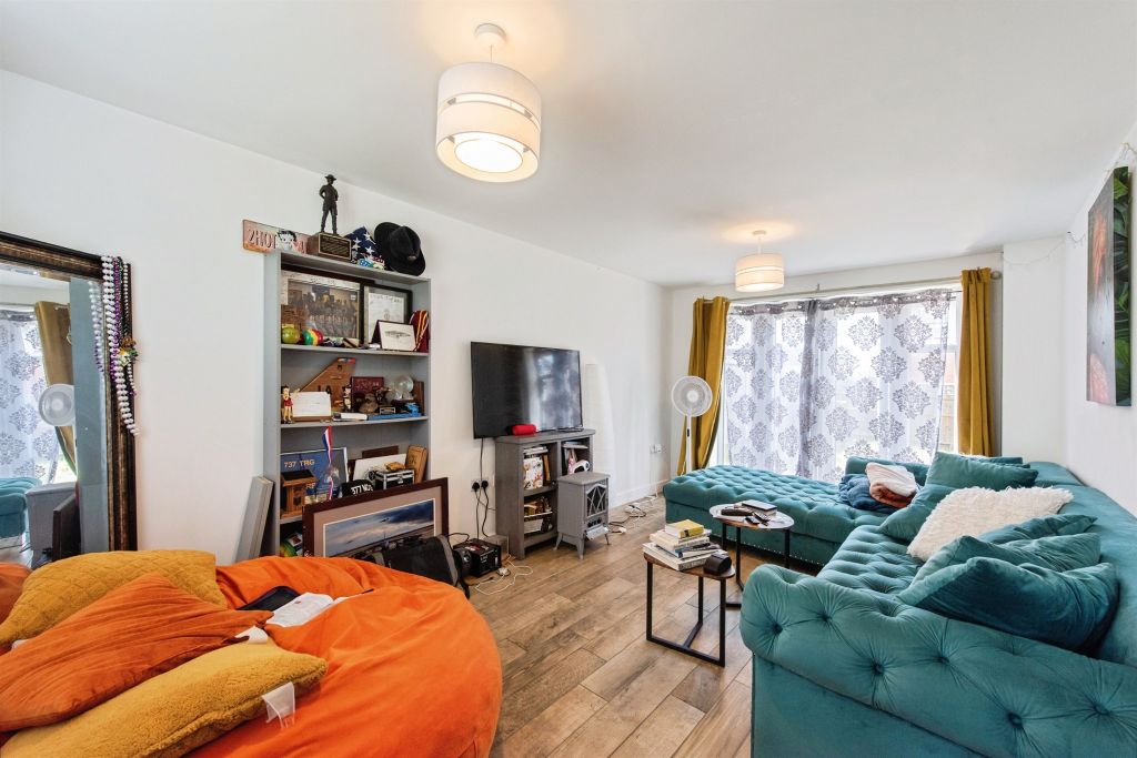 Property photo 2 of 17