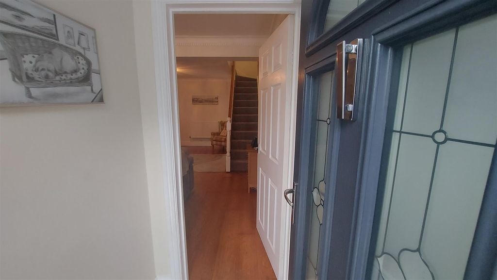 Property photo 2 of 28 Hallway