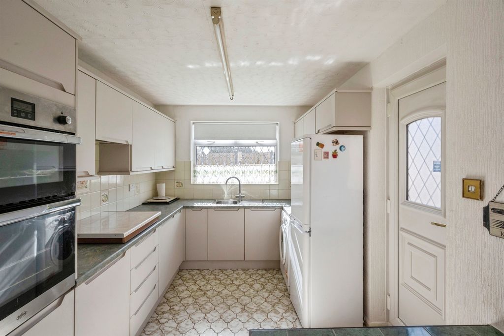 Property photo 3 of 14