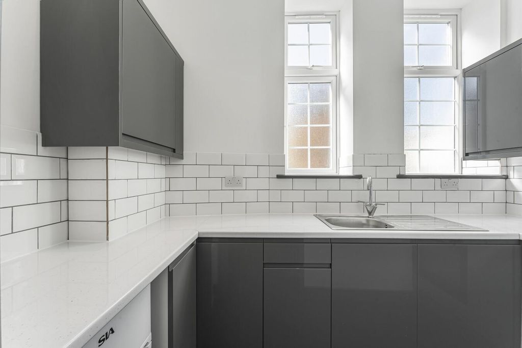 Property photo 1 of 7 Kitchen Alt 2.Jpg