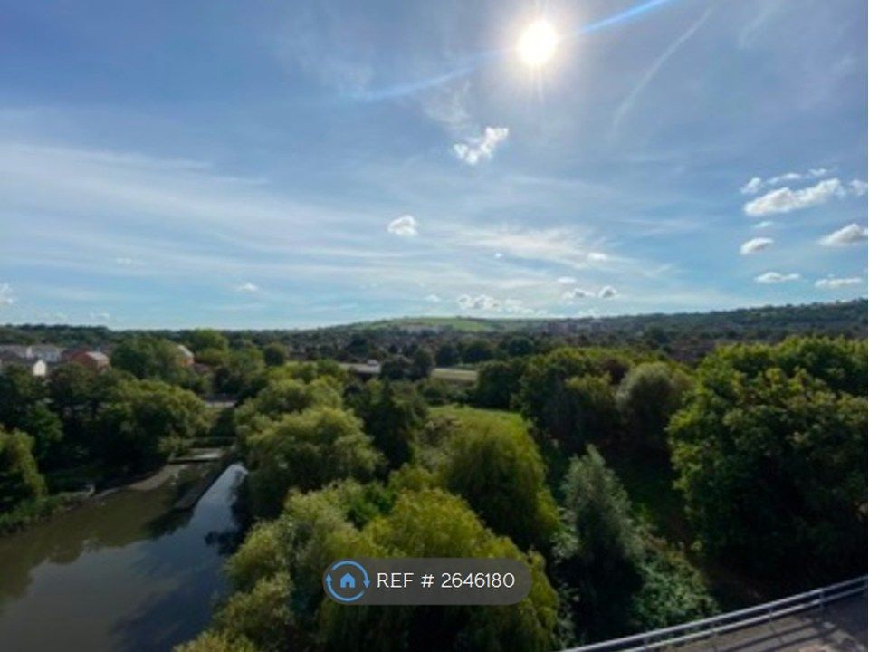 Property photo 1 of 12