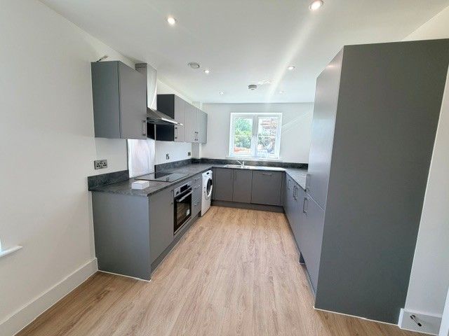 Property photo 3 of 12 Kitchen