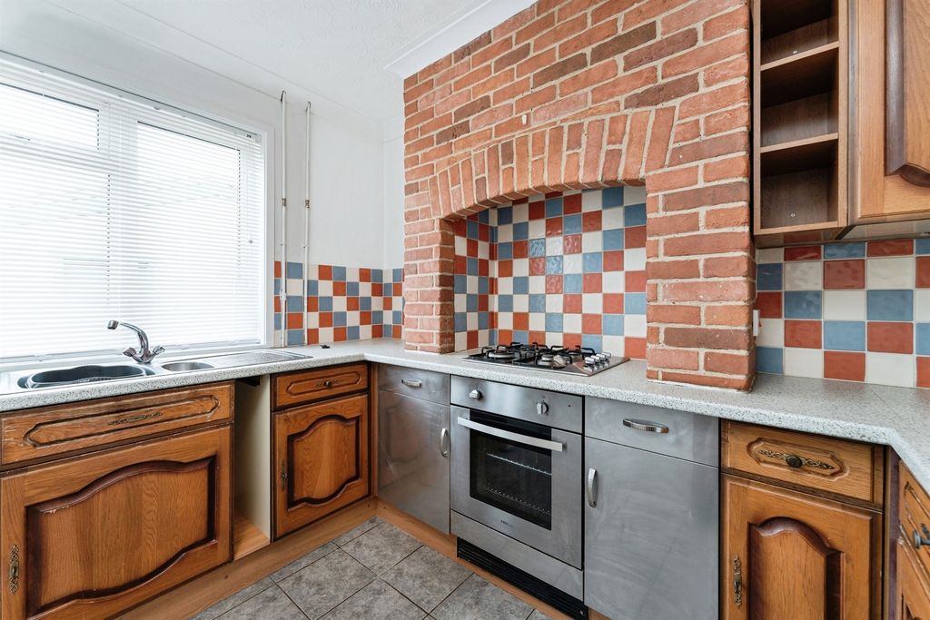 Property photo 1 of 16