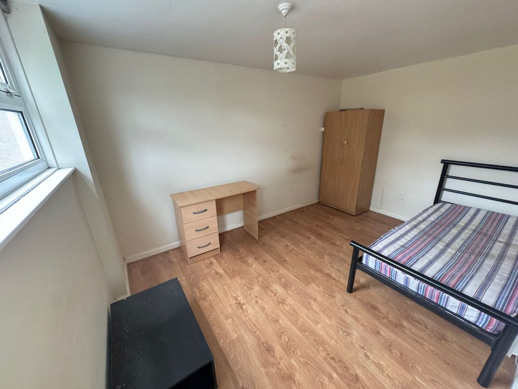 Property photo 1 of 14 2 Bedroom Flat For Rent