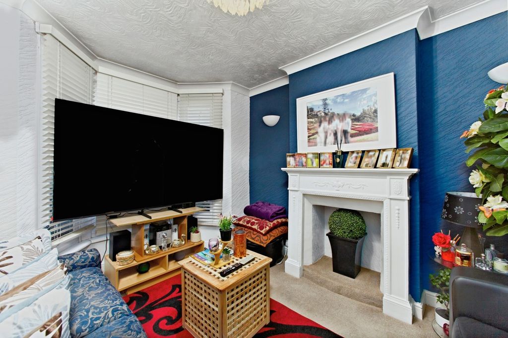 Property photo 2 of 20 Pbox-Img.Jpg