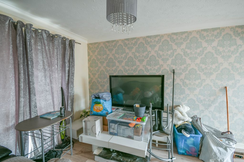 Property photo 3 of 16