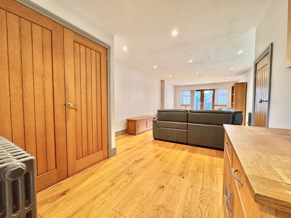 Property photo 3 of 25