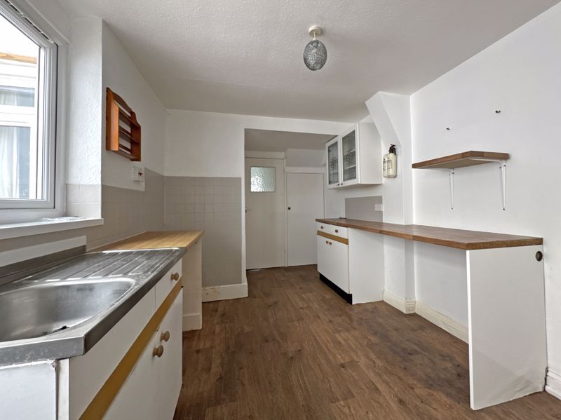 Property photo 3 of 17 Photo 5