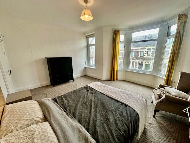 Property photo 1 of 11 Bedroom 1
