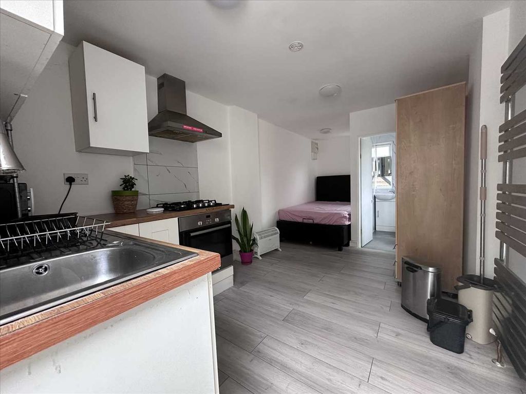 Property photo 1 of 3 Main Picture