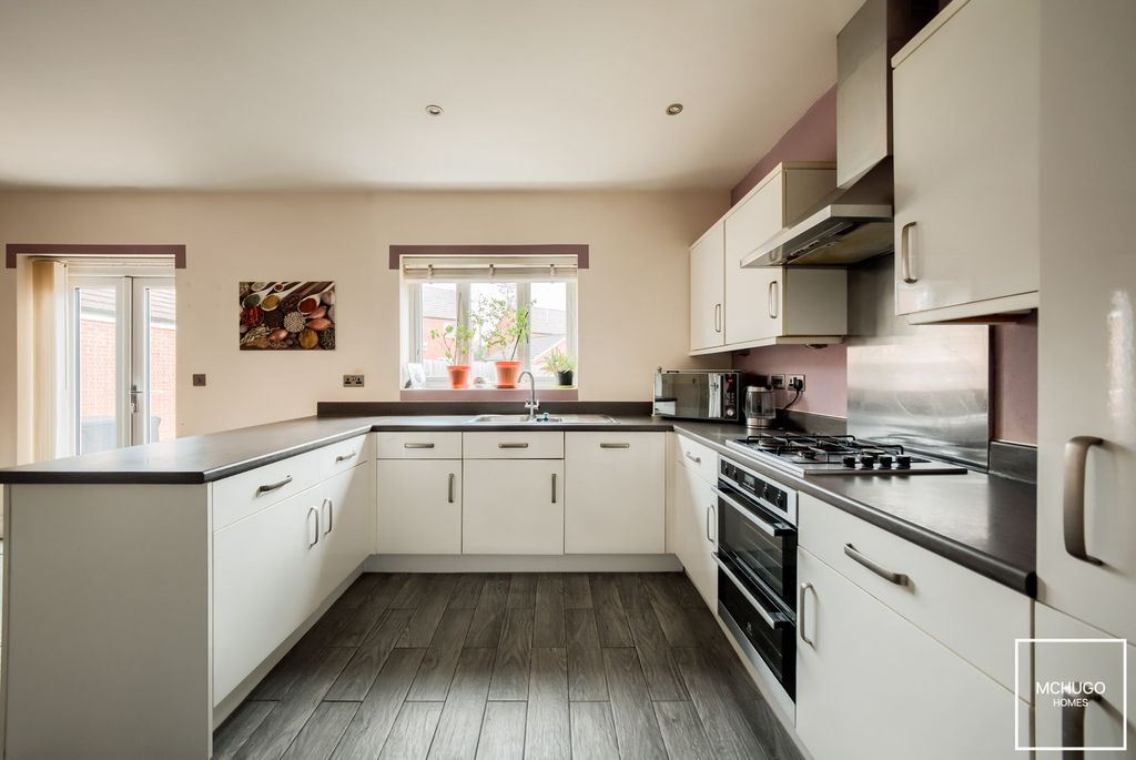 Property photo 2 of 17
