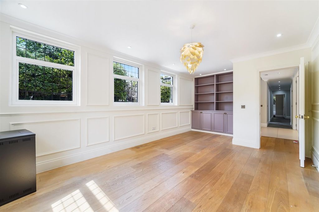 Property photo 3 of 32 Sunnyside,  (12).Jpg