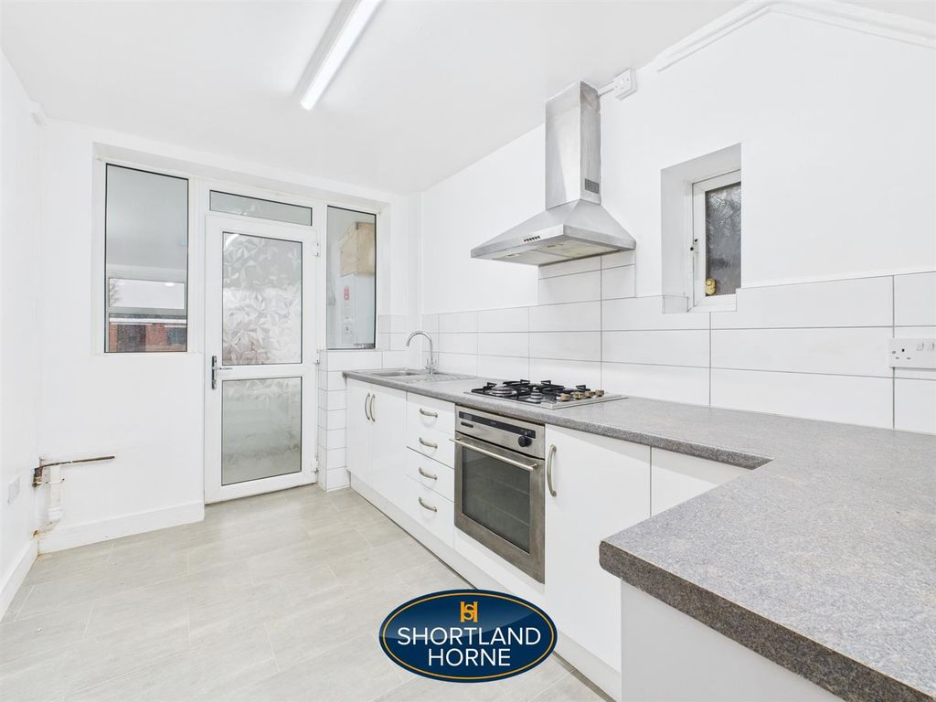 Property photo 2 of 12 Cam04377G0-Pr0088-Still005.Jpg