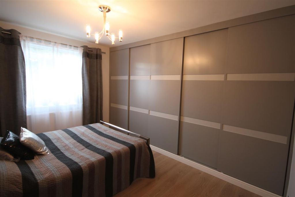 Property photo 3 of 6 Bedroom