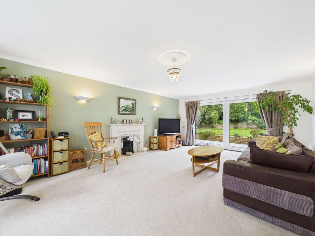 Property photo 2 of 35