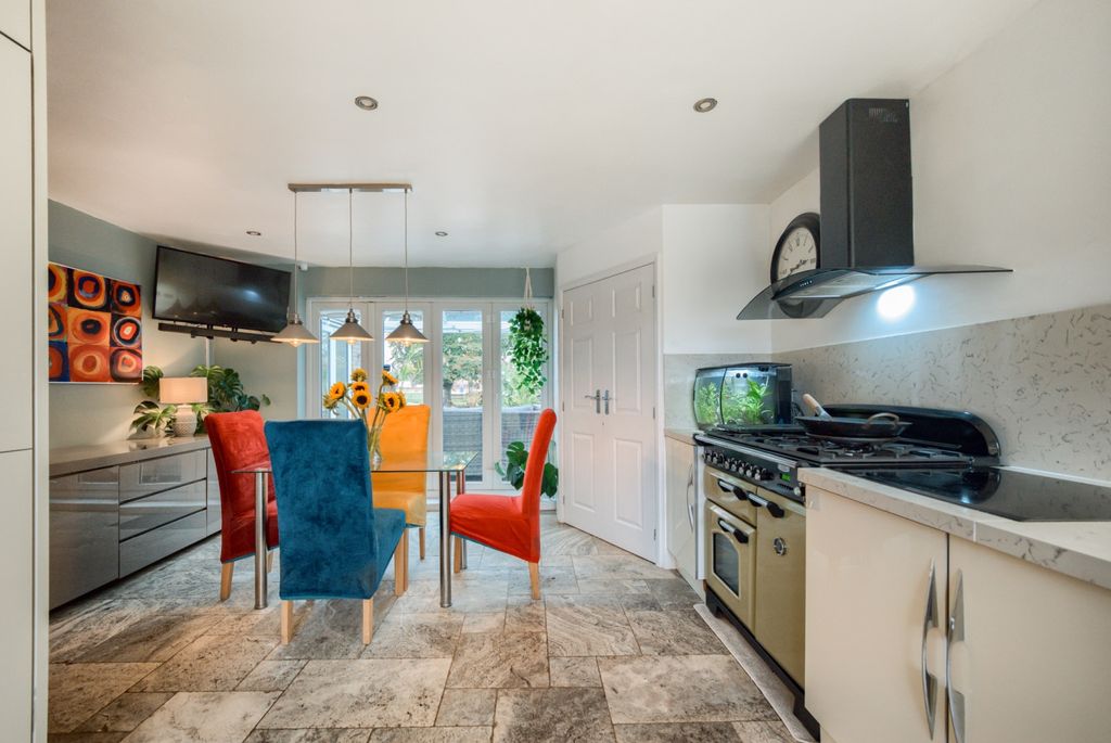 Property photo 3 of 30 Xt5A1656-Hdr(3)