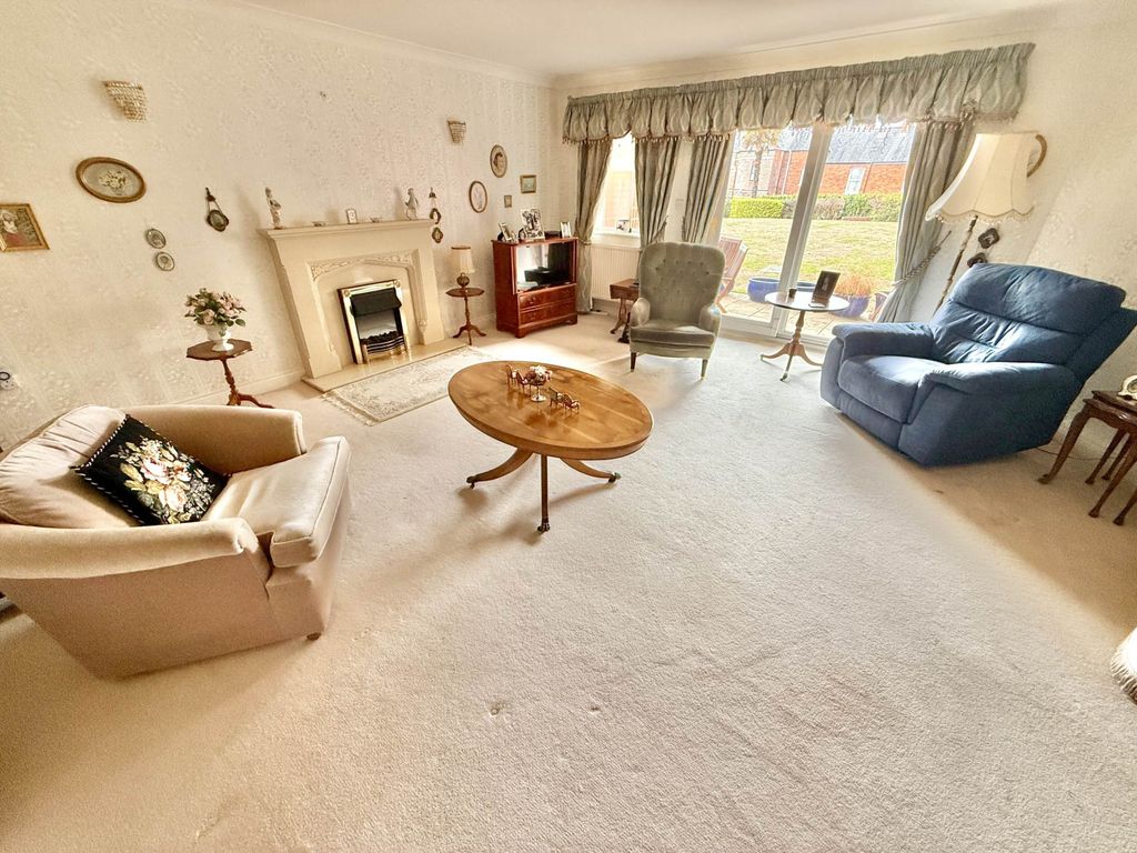 Property photo 2 of 21