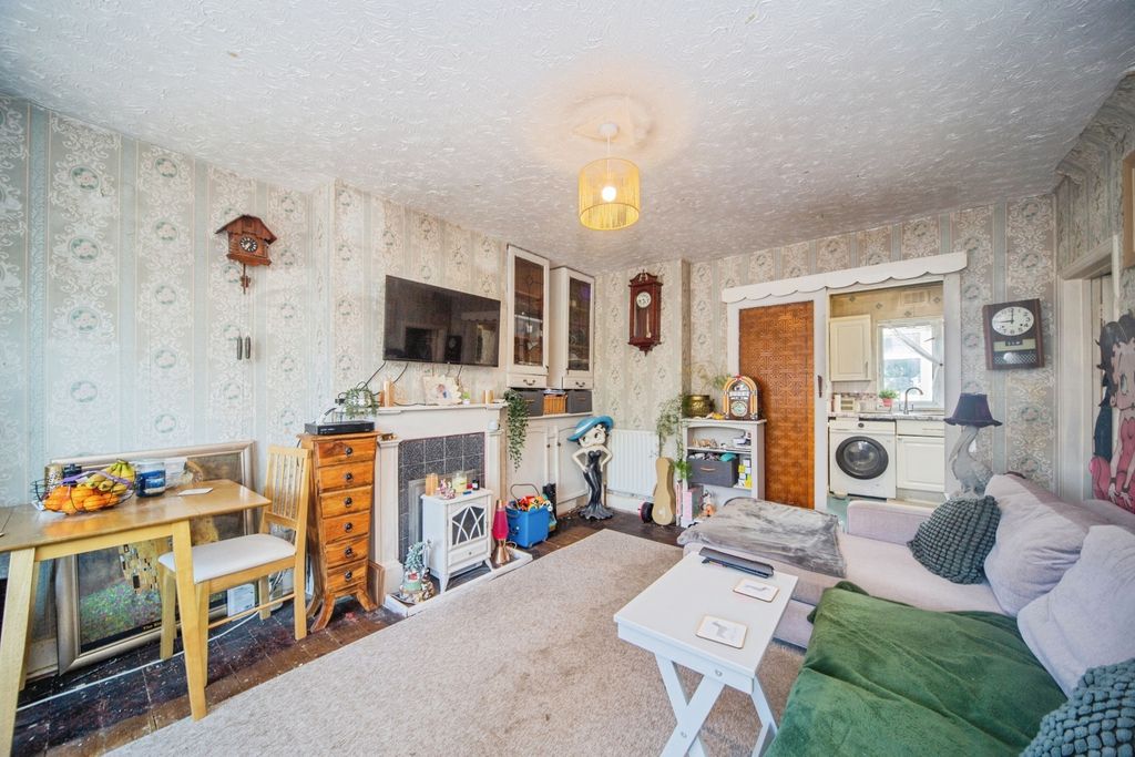 Property photo 3 of 13 Pbox-Img.Jpg