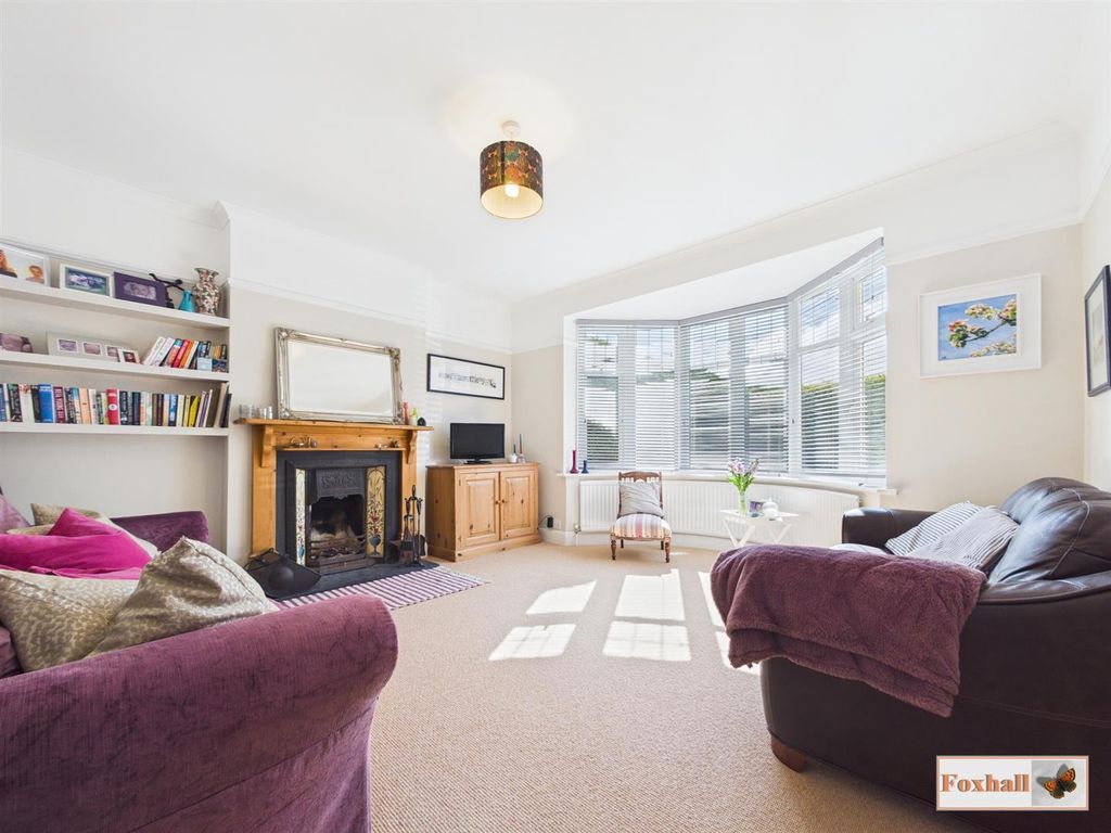 Property photo 2 of 25 Lounge