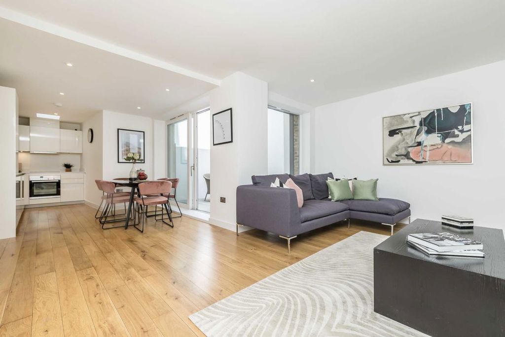 Property photo 2 of 24