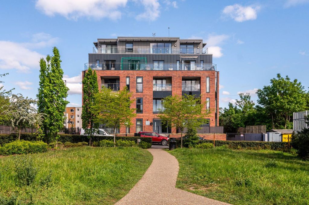 Property photo 2 of 10