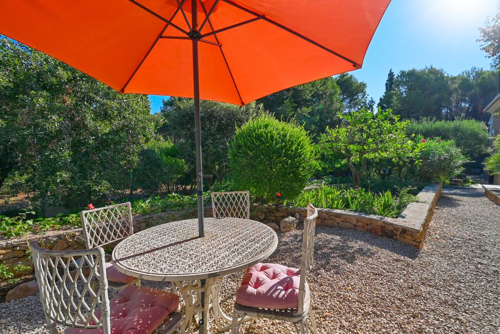 Property photo 3 of 40 Image3