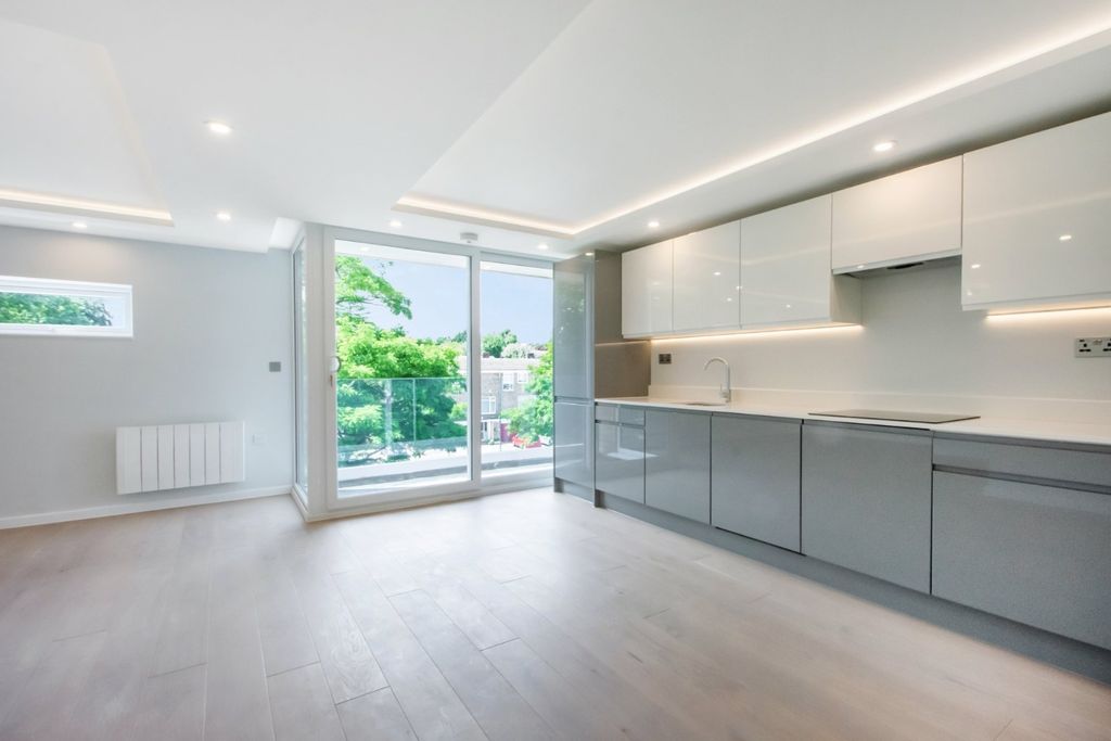 Property photo 1 of 13 5225370
