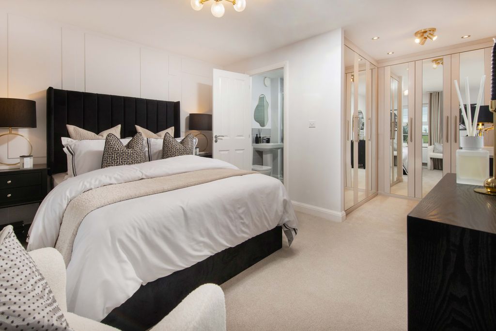 Property photo 3 of 8 Main Bedroom With Dressing Area