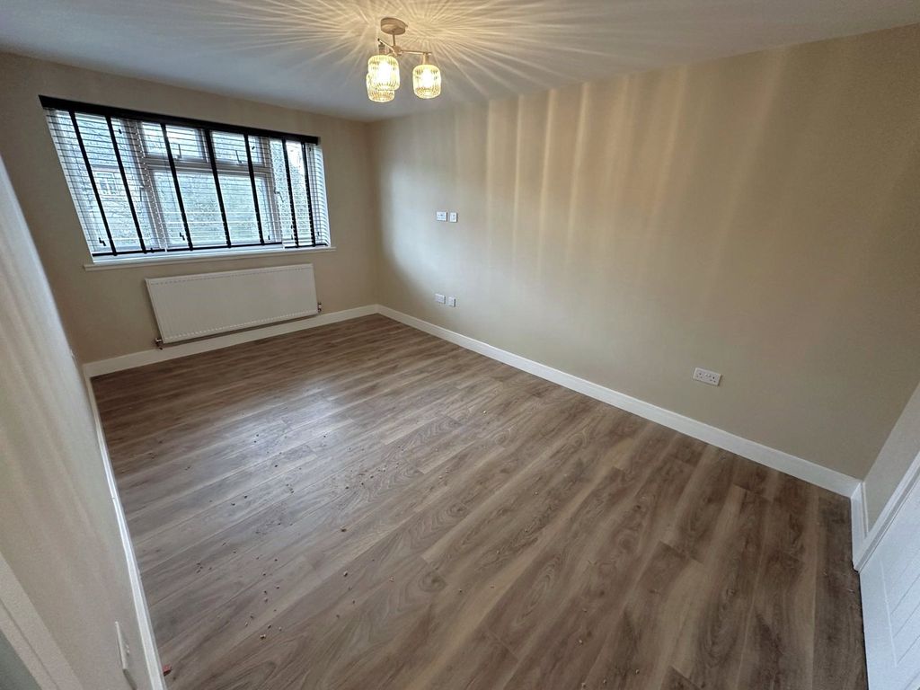 Property photo 2 of 6 Lounge