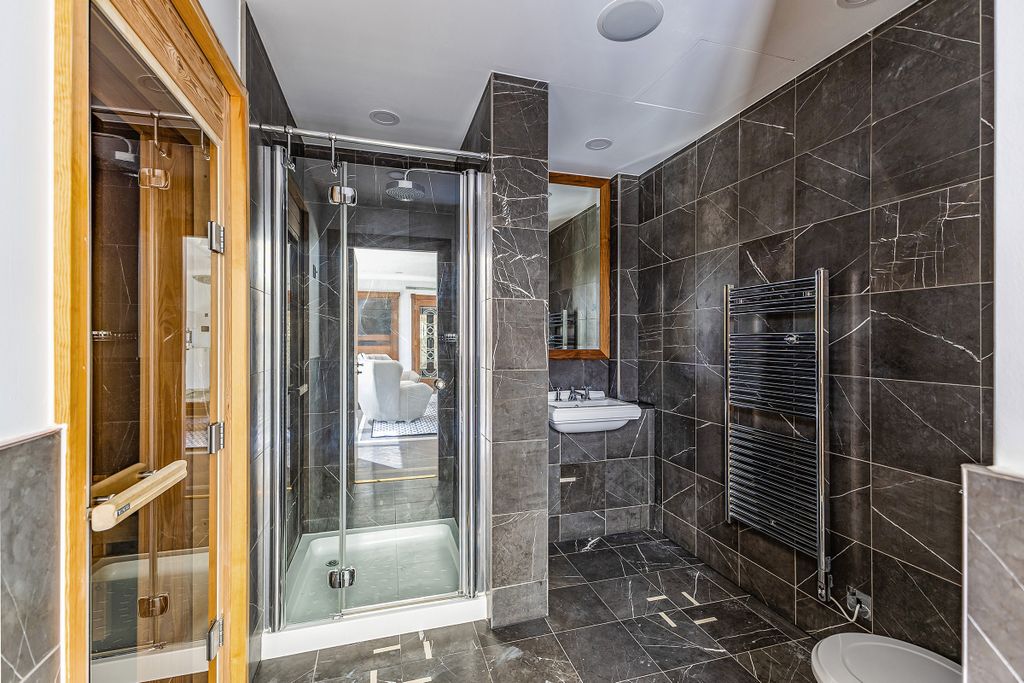 Additional image 21 of 2 bed flat for saleCharters Road, Sunningdale, Berkshire SL5