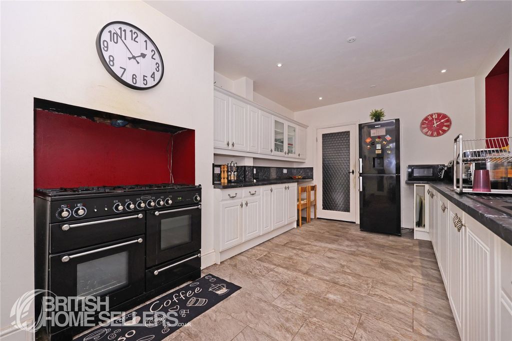 Property photo 2 of 15 Picture No. 10