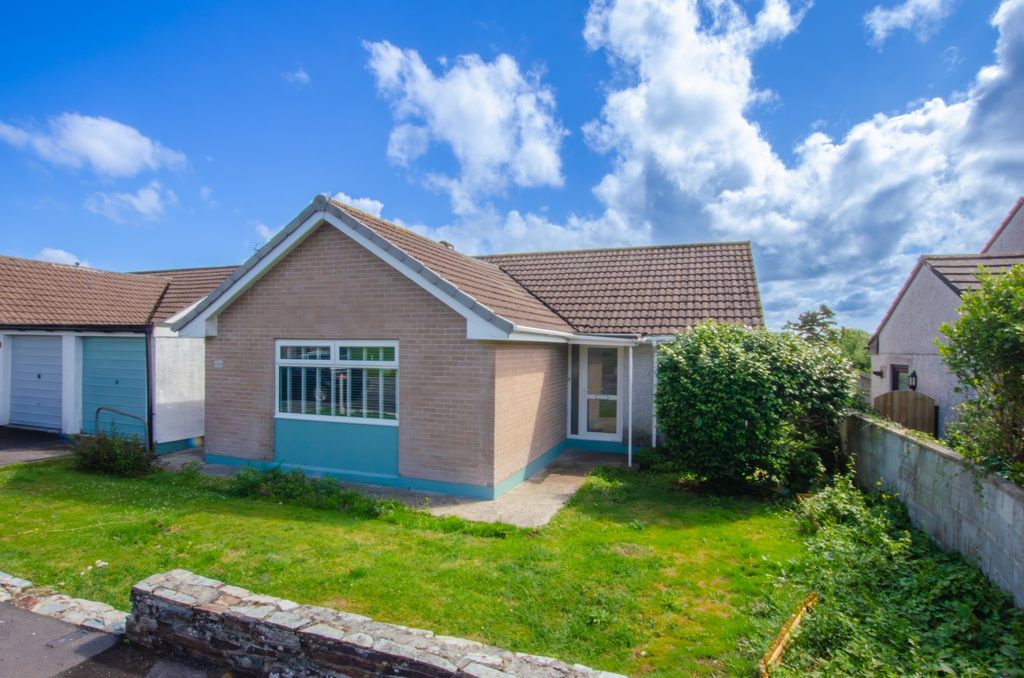 Property photo 1 of 12 24 Bosvenna View Tps Bodmin Branch 01208 872728-3