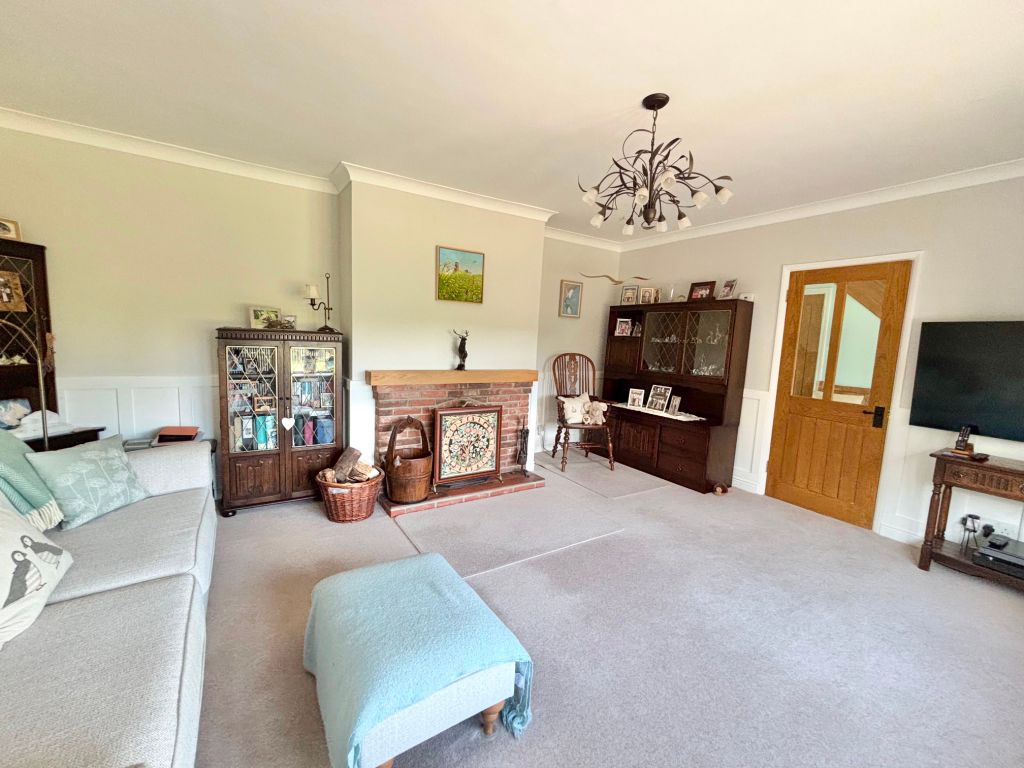 Property photo 3 of 25 Sitting Room