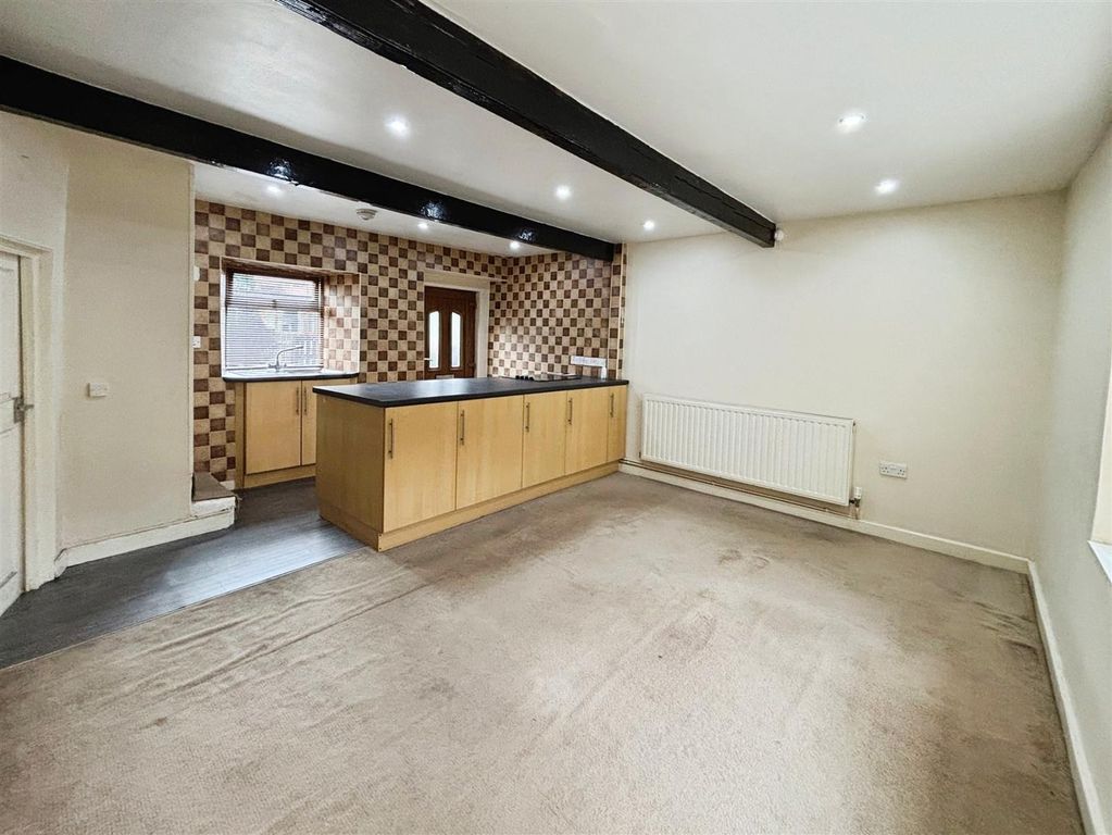 Property photo 2 of 10 Kitchen/Living Room