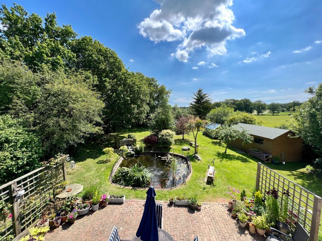 Property photo 2 of 19