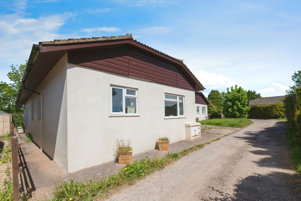 Property photo 2 of 17 Photo