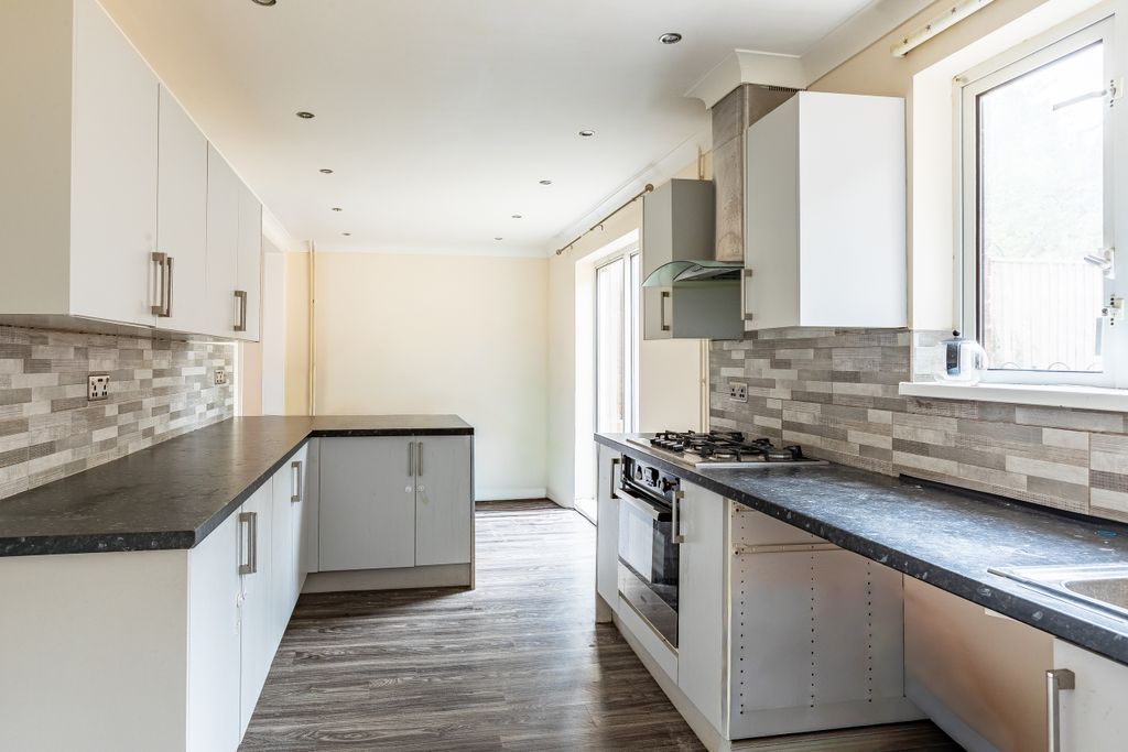 Property photo 3 of 17 3