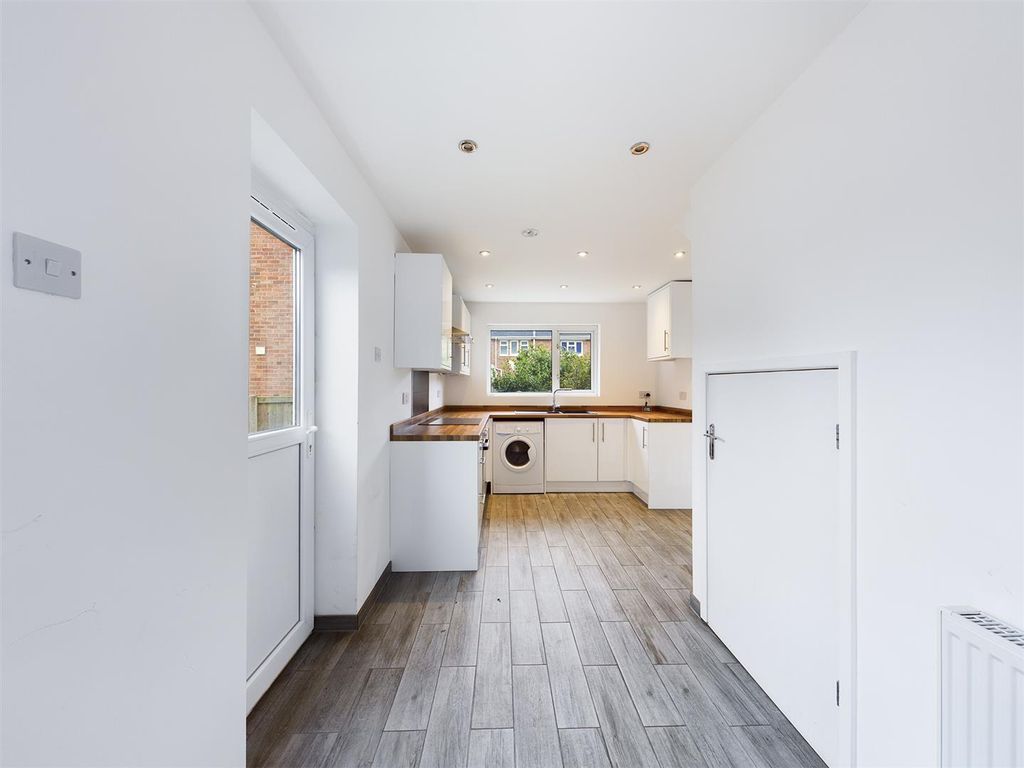 Property photo 3 of 10 Cam00419P1-Pr0252-Still06.Jpg