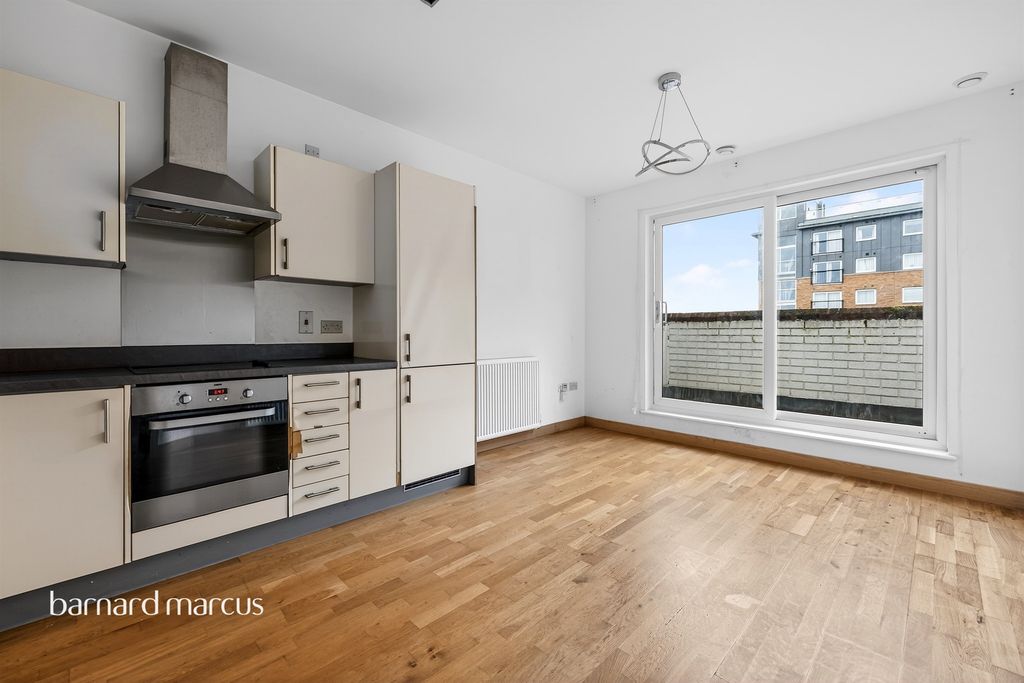 Property photo 2 of 9