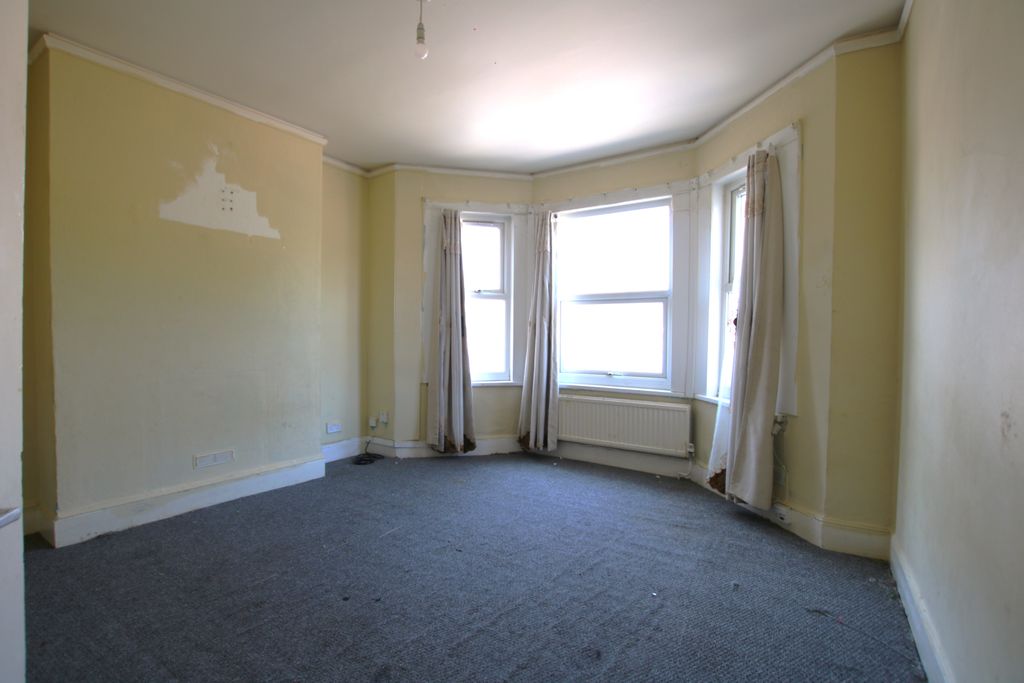 Property photo 2 of 10 Living Room