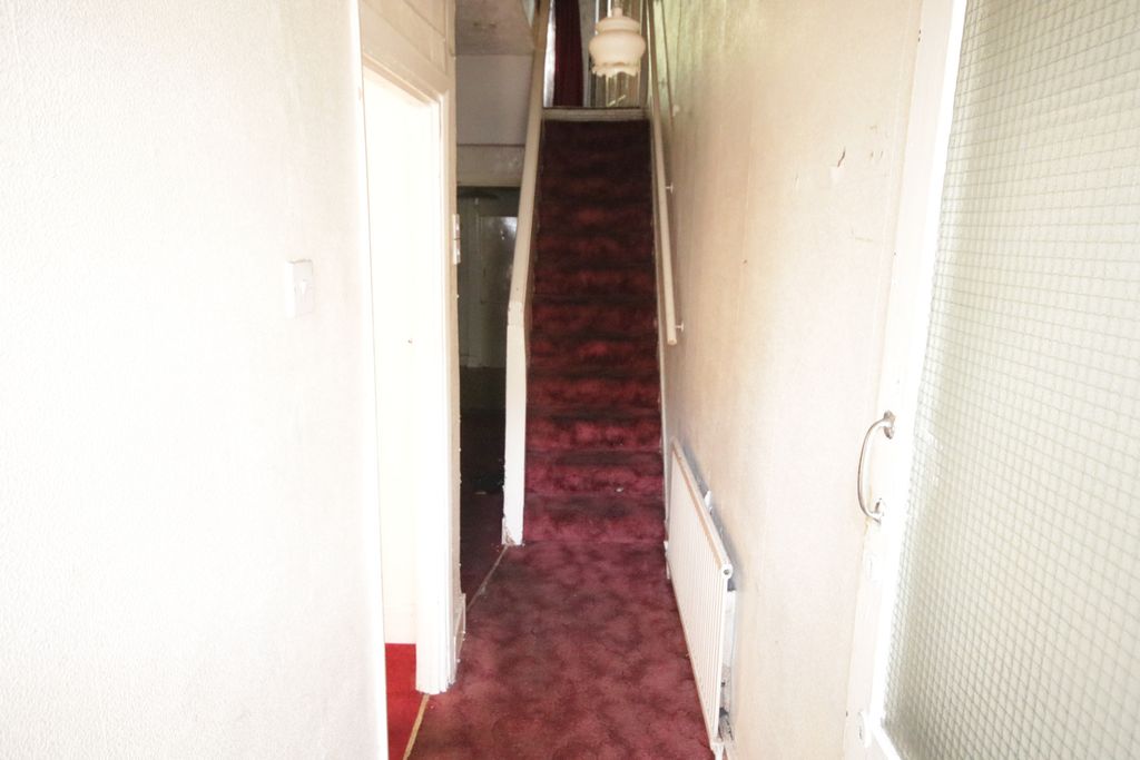 Property photo 2 of 12 Hallway