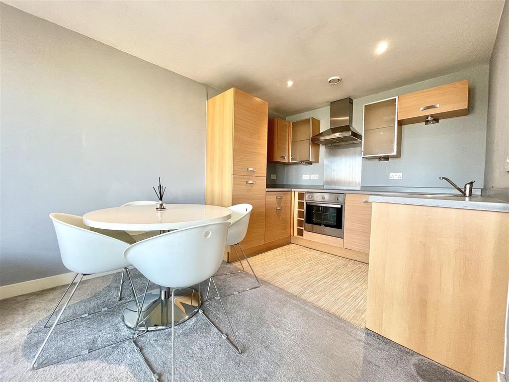 Property photo 1 of 8 Kitchen Pic 1.Jpg