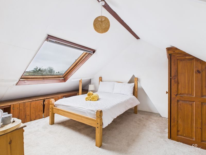 Property photo 3 of 15 Photo 5