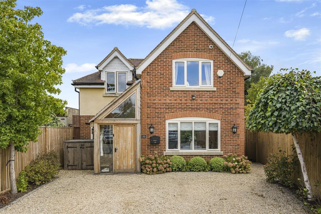 Property photo 1 of 21 Oak Cottage, 14A Meadow Way, Maidenhead, Sl6 2Pe24