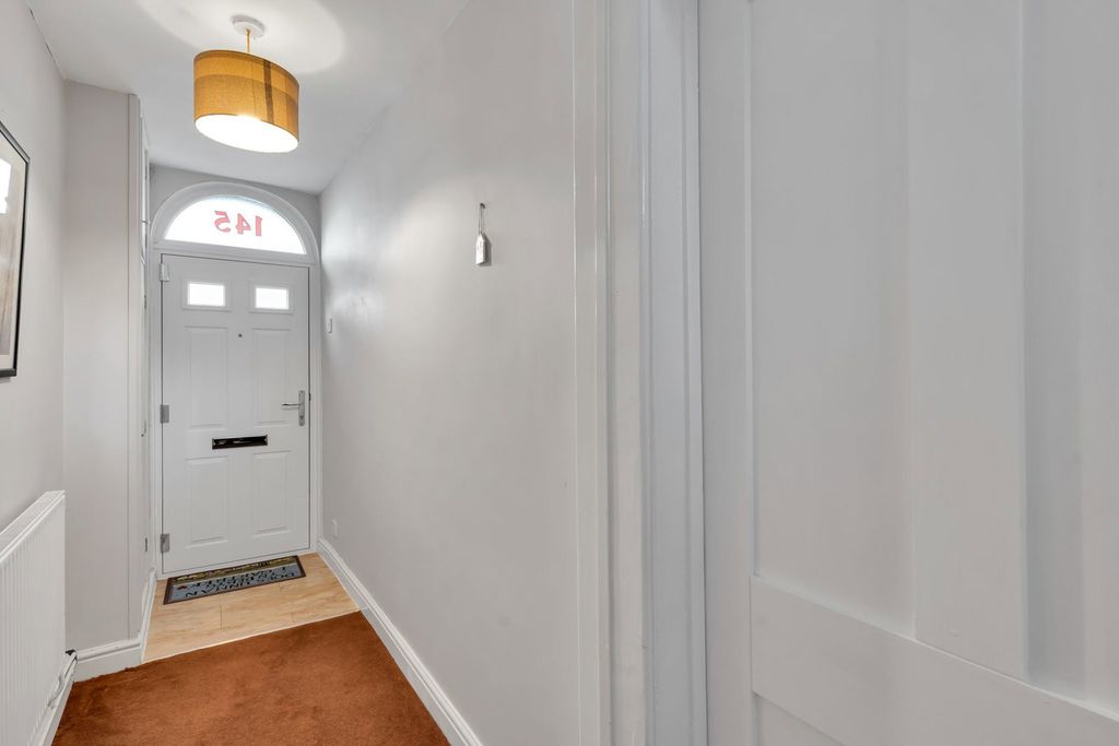 Property photo 2 of 27